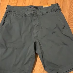AE Slate Gray/Blue Flat Front Shorts
